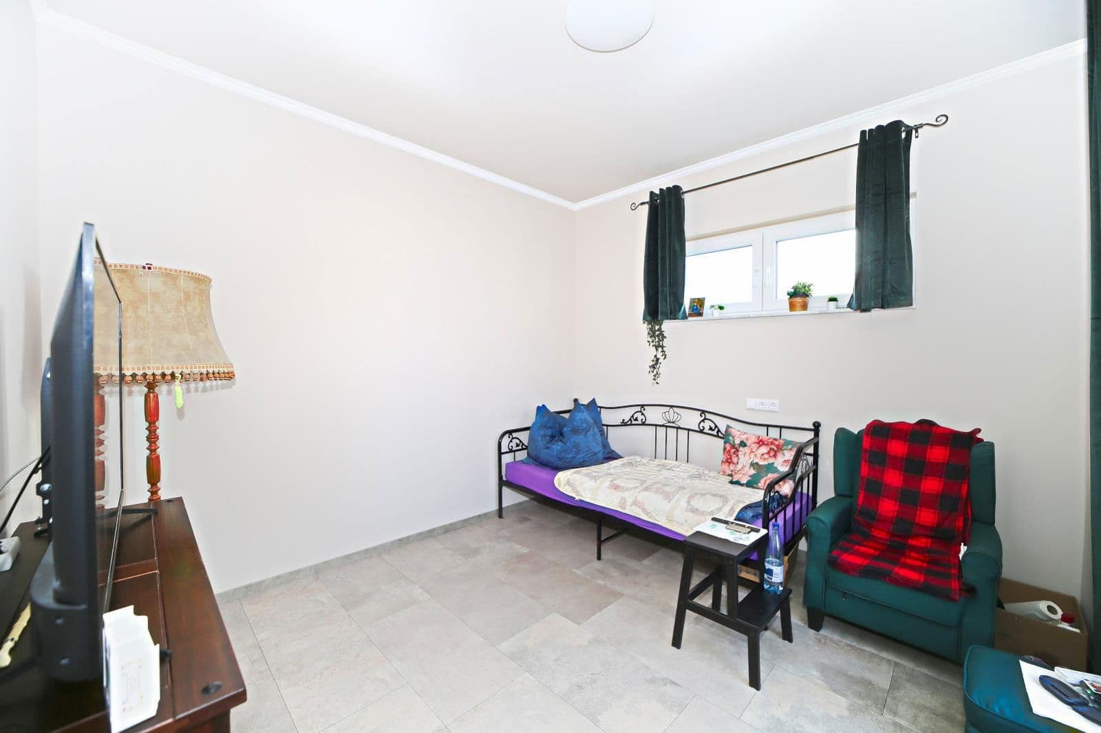 Predaj domu 160 m², pozemek 469 m², Schwalbenweg 1, Ottenbach, Bádensko-Wurttembersko Predaj domu 160 m², pozemek 469 m², Schwalbenweg 1, Ottenbach, Bádensko-Wurttembersko