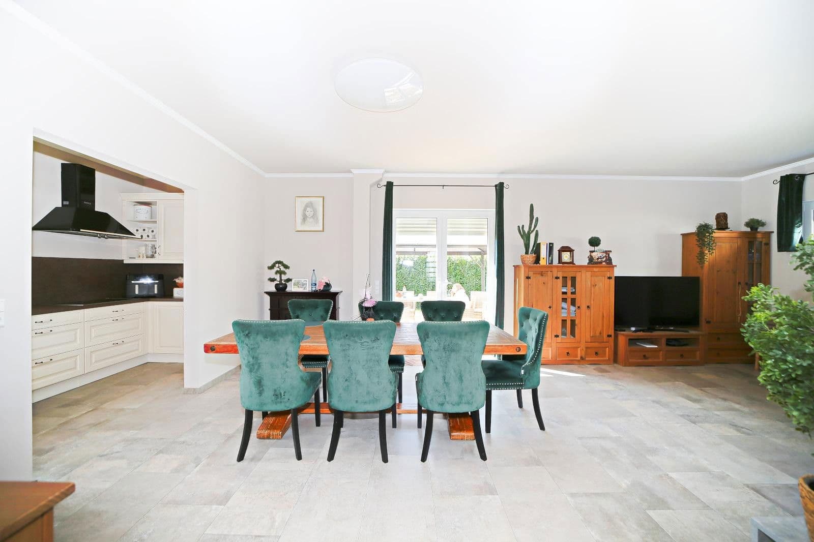 Predaj domu 160 m², pozemek 469 m², Schwalbenweg 1, Ottenbach, Bádensko-Wurttembersko Predaj domu 160 m², pozemek 469 m², Schwalbenweg 1, Ottenbach, Bádensko-Wurttembersko