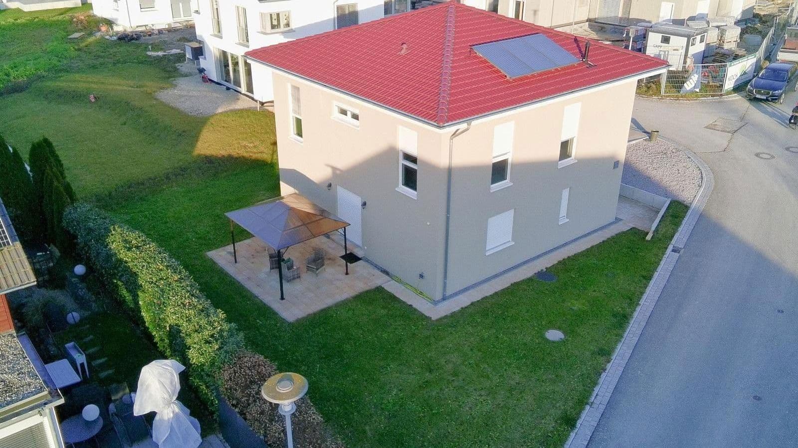 Predaj domu 160 m², pozemek 469 m², Schwalbenweg 1, Ottenbach, Bádensko-Wurttembersko Predaj domu 160 m², pozemek 469 m², Schwalbenweg 1, Ottenbach, Bádensko-Wurttembersko