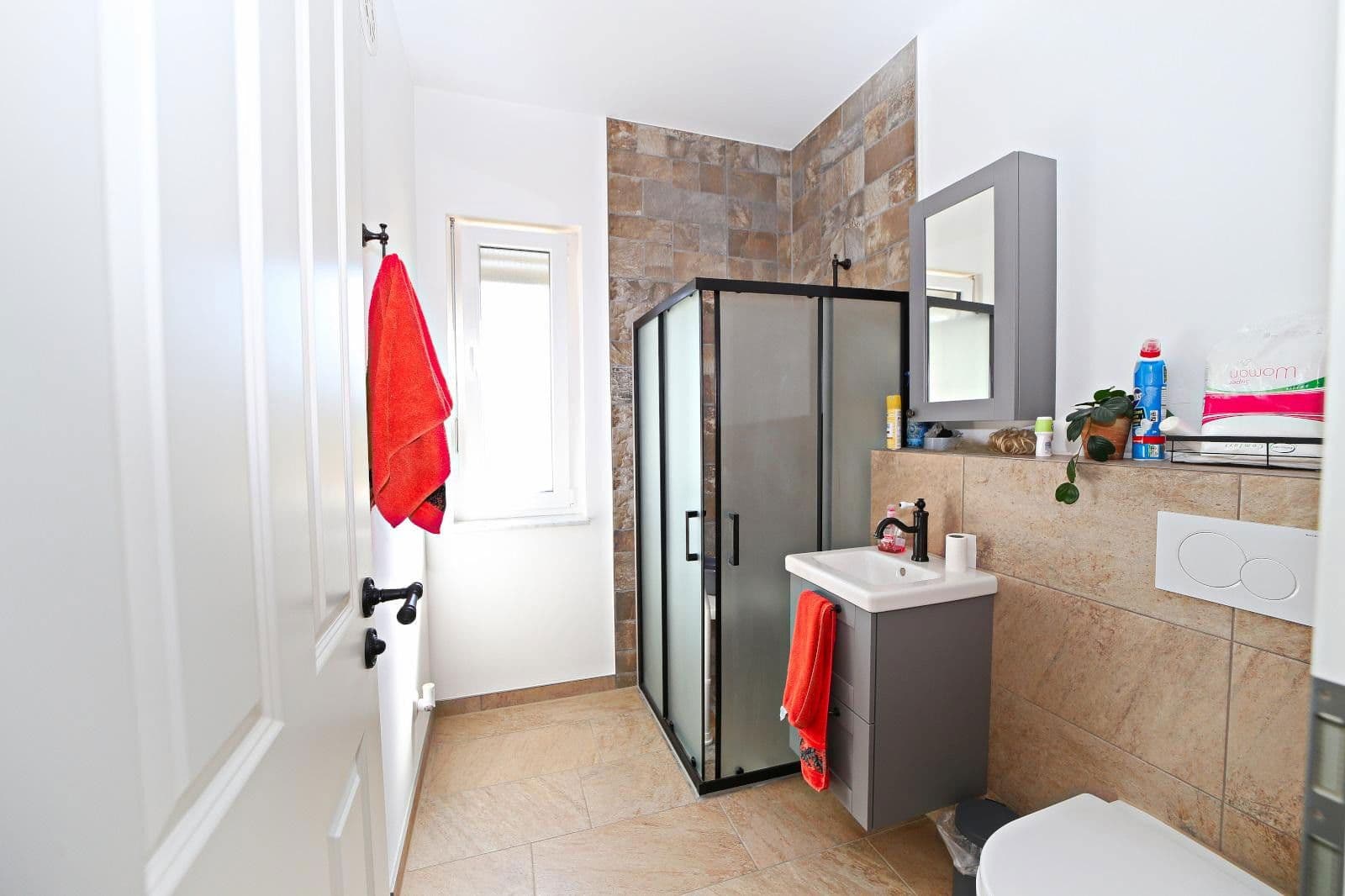 Predaj domu 160 m², pozemek 469 m², Schwalbenweg 1, Ottenbach, Bádensko-Wurttembersko Predaj domu 160 m², pozemek 469 m², Schwalbenweg 1, Ottenbach, Bádensko-Wurttembersko