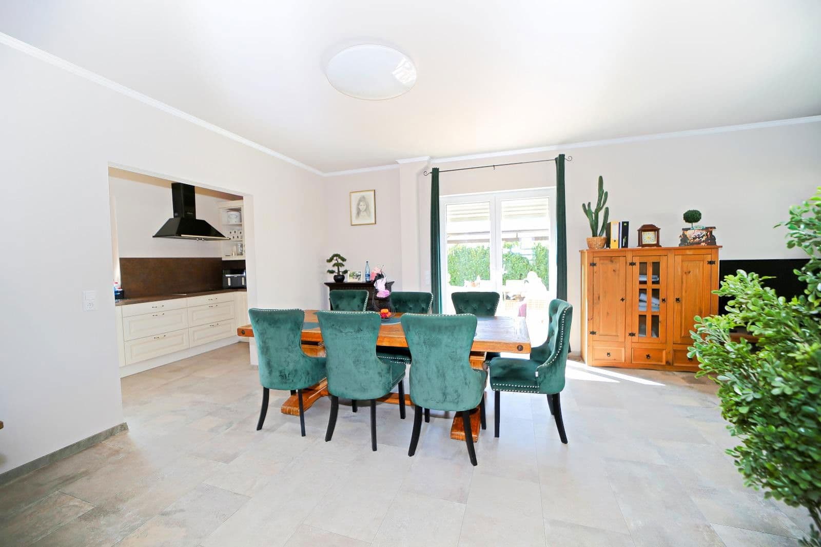 Predaj domu 160 m², pozemek 469 m², Schwalbenweg 1, Ottenbach, Bádensko-Wurttembersko Predaj domu 160 m², pozemek 469 m², Schwalbenweg 1, Ottenbach, Bádensko-Wurttembersko