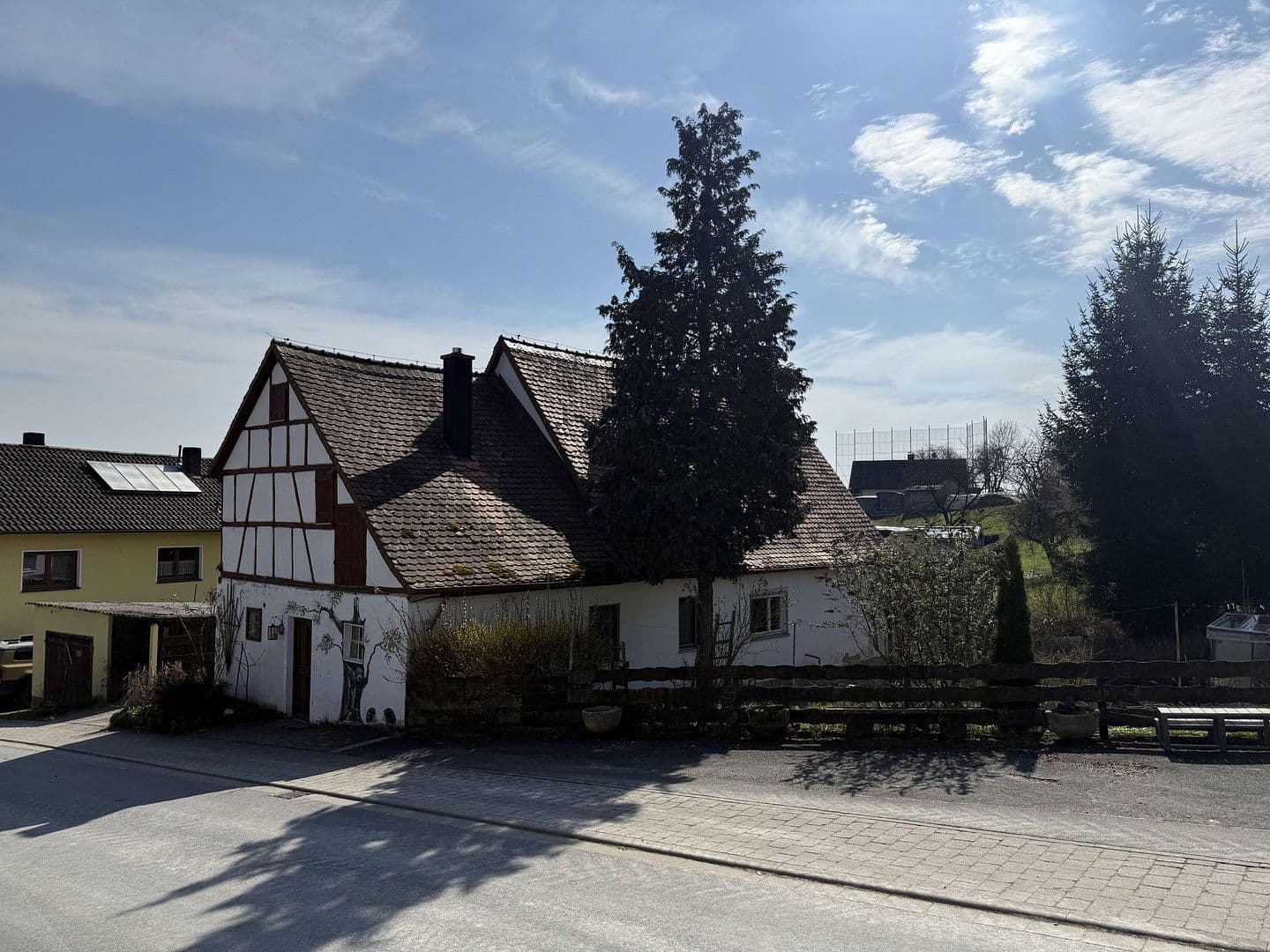 Predaj domu 137 m², pozemek 391 m², Am Fräuleinsgarten 5, Weilersbach, Bavorsko Predaj domu 137 m², pozemek 391 m², Am Fräuleinsgarten 5, Weilersbach, Bavorsko