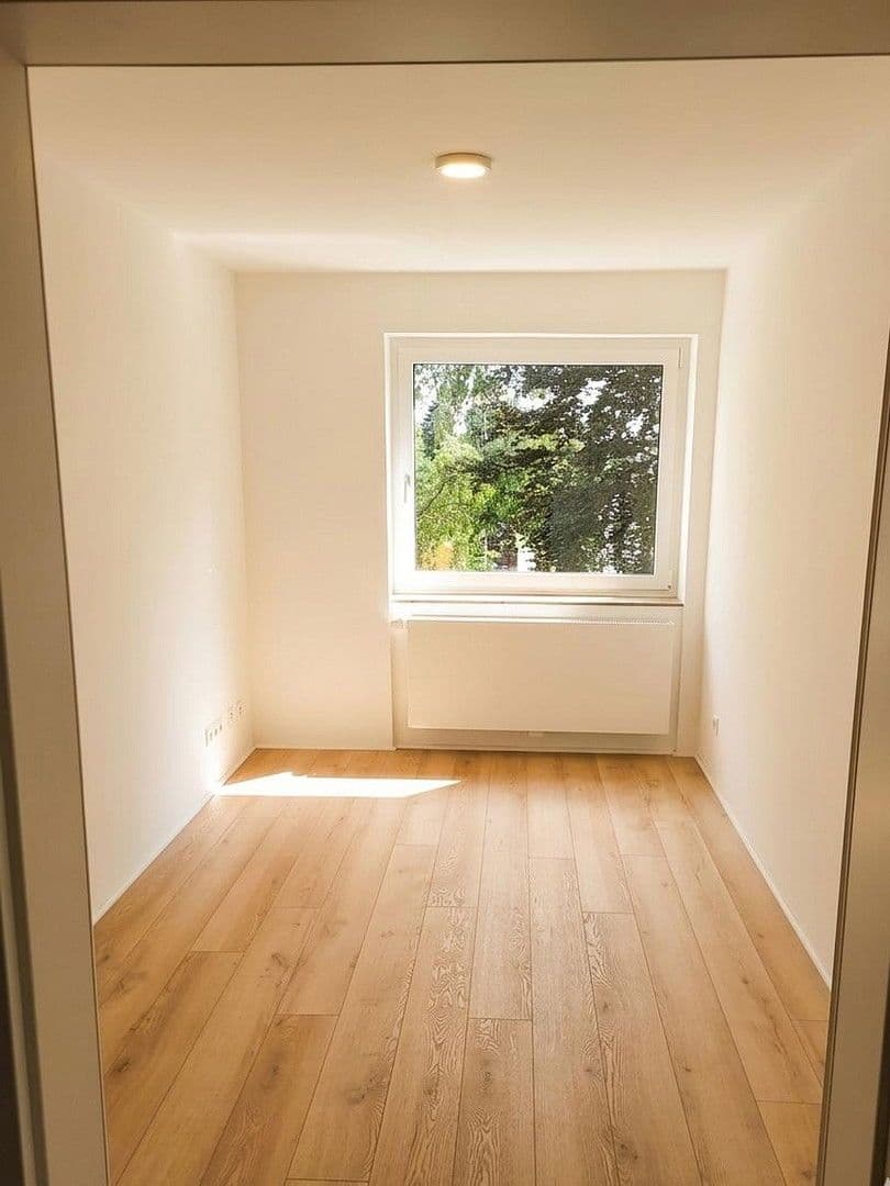 Predaj bytu 4-izbový 88 m², Eibenstr. 2, Düsseldorf, Severné Porýnie - Westfálsko Predaj bytu 4-izbový 88 m², Eibenstr. 2, Düsseldorf, Severné Porýnie - Westfálsko