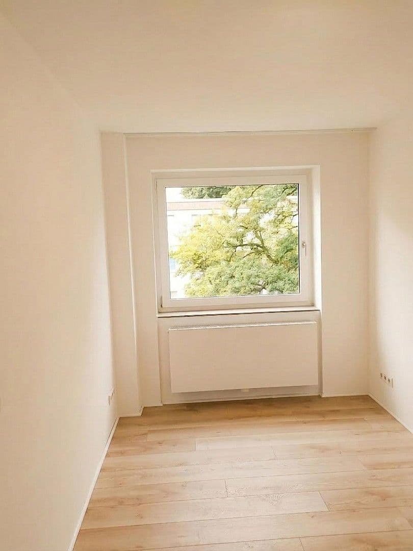 Predaj bytu 4-izbový 88 m², Eibenstr. 2, Düsseldorf, Severné Porýnie - Westfálsko Predaj bytu 4-izbový 88 m², Eibenstr. 2, Düsseldorf, Severné Porýnie - Westfálsko