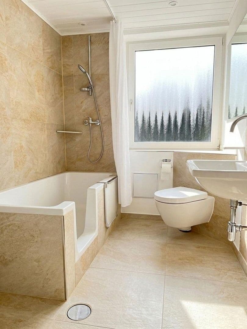 Predaj bytu 4-izbový 88 m², Eibenstr. 2, Düsseldorf, Severné Porýnie - Westfálsko Predaj bytu 4-izbový 88 m², Eibenstr. 2, Düsseldorf, Severné Porýnie - Westfálsko