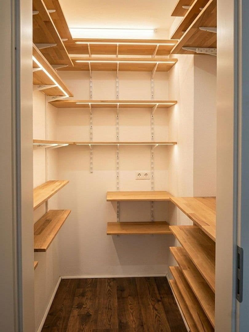 Predaj bytu 4-izbový 88 m², Eibenstr. 2, Düsseldorf, Severné Porýnie - Westfálsko Predaj bytu 4-izbový 88 m², Eibenstr. 2, Düsseldorf, Severné Porýnie - Westfálsko