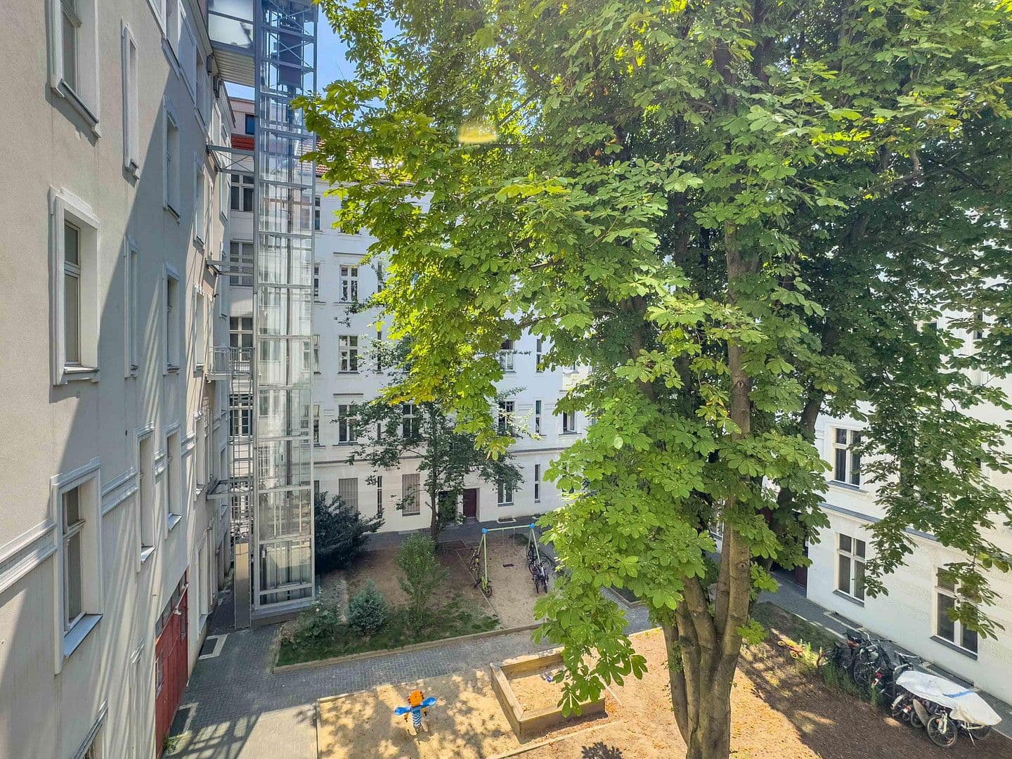 Predaj bytu 1-izbový 33 m², Hermanstraße 56, Berlin, Berlín Predaj bytu 1-izbový 33 m², Hermanstraße 56, Berlin, Berlín