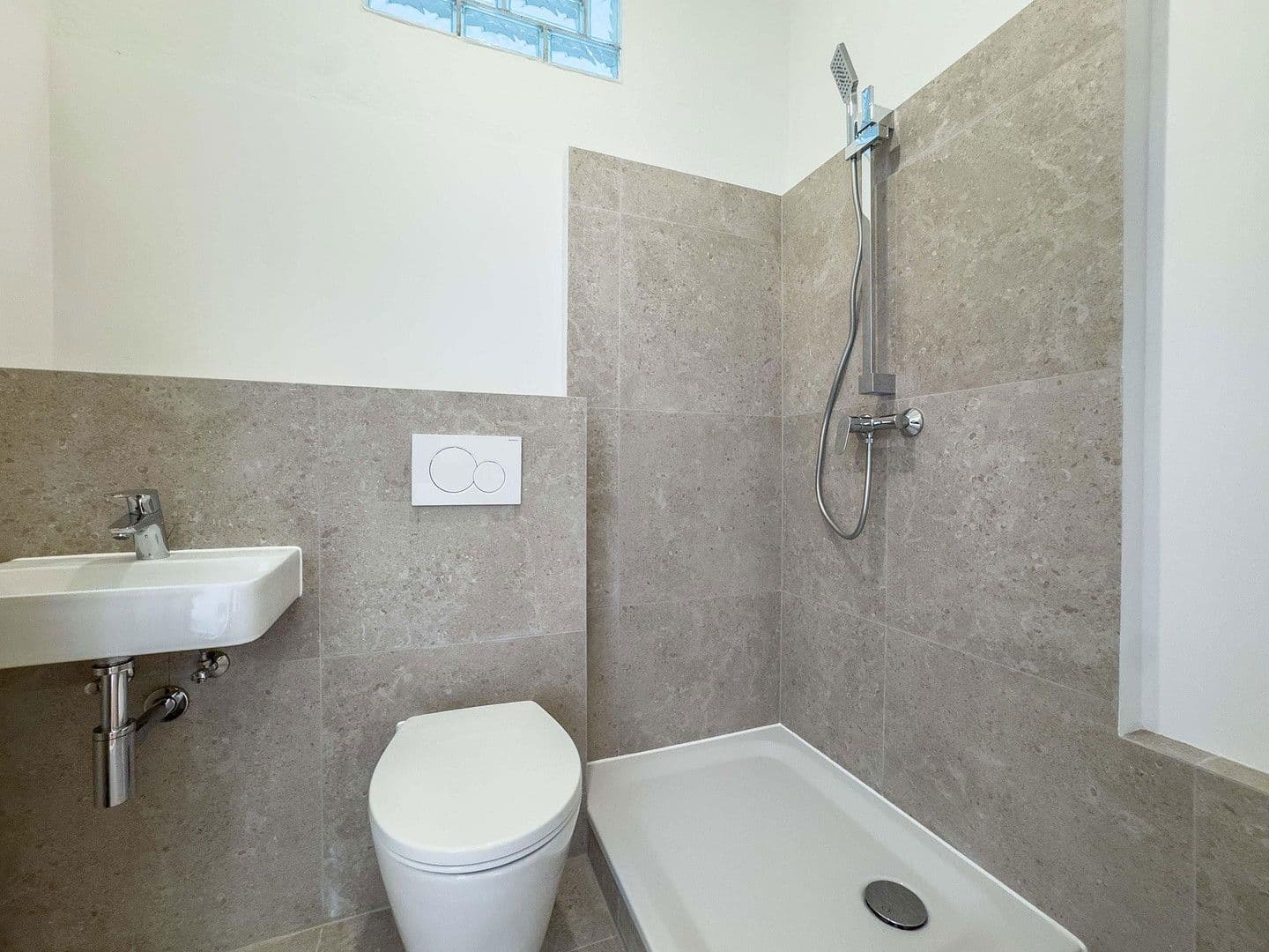 Predaj bytu 1-izbový 33 m², Hermanstraße 56, Berlin, Berlín Predaj bytu 1-izbový 33 m², Hermanstraße 56, Berlin, Berlín