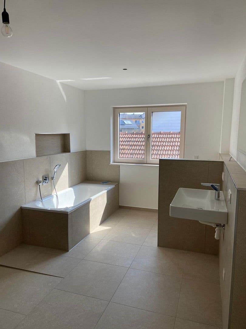 Prenájom bytu 4-izbový 188 m², Enthammerstr. 7, Grafing, Bavorsko Prenájom bytu 4-izbový 188 m², Enthammerstr. 7, Grafing, Bavorsko