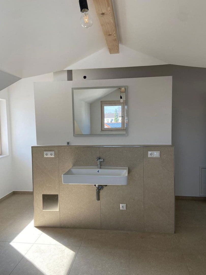 Prenájom bytu 4-izbový 188 m², Enthammerstr. 7, Grafing, Bavorsko Prenájom bytu 4-izbový 188 m², Enthammerstr. 7, Grafing, Bavorsko