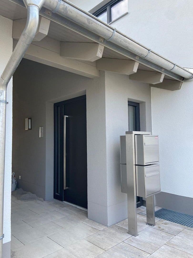 Prenájom bytu 4-izbový 188 m², Enthammerstr. 7, Grafing, Bavorsko Prenájom bytu 4-izbový 188 m², Enthammerstr. 7, Grafing, Bavorsko