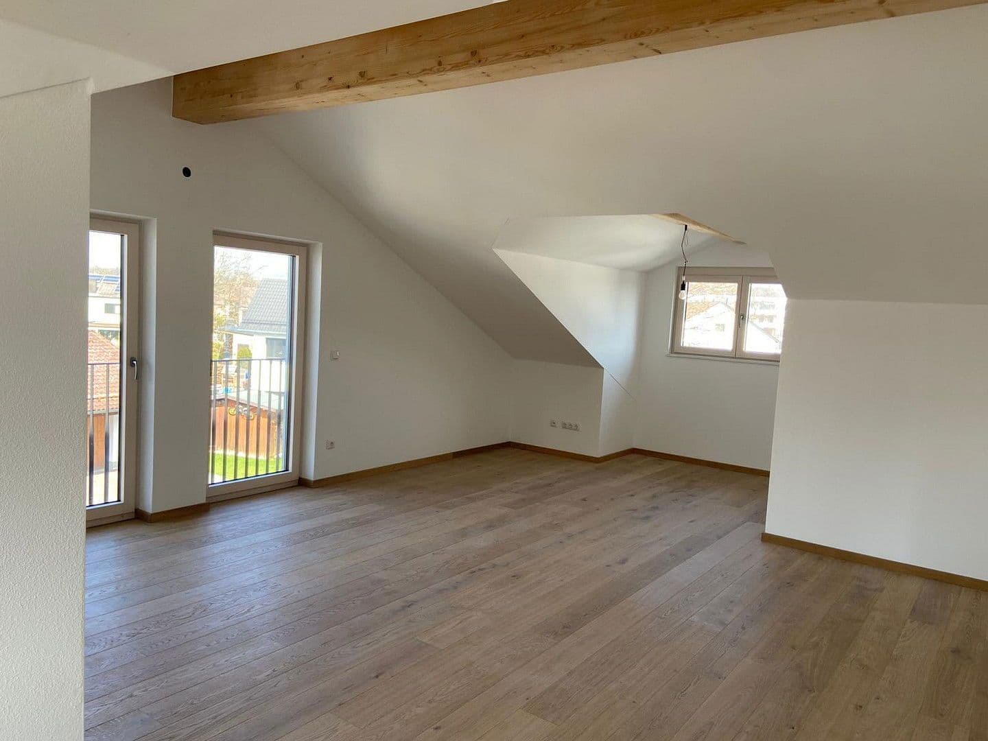 Prenájom bytu 4-izbový 188 m², Enthammerstr. 7, Grafing, Bavorsko Prenájom bytu 4-izbový 188 m², Enthammerstr. 7, Grafing, Bavorsko