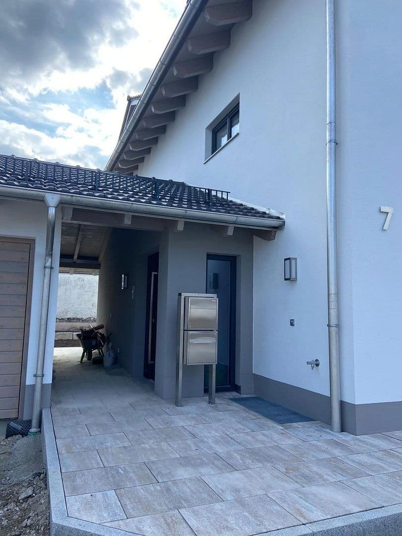 Prenájom bytu 4-izbový 188 m², Enthammerstr. 7, Grafing, Bavorsko Prenájom bytu 4-izbový 188 m², Enthammerstr. 7, Grafing, Bavorsko