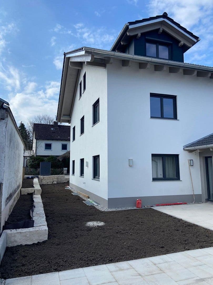 Prenájom bytu 4-izbový 188 m², Enthammerstr. 7, Grafing, Bavorsko Prenájom bytu 4-izbový 188 m², Enthammerstr. 7, Grafing, Bavorsko