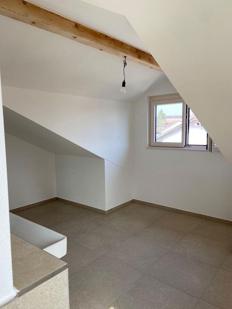 Prenájom bytu 4-izbový 188 m², Enthammerstr. 7, Grafing, Bavorsko Prenájom bytu 4-izbový 188 m², Enthammerstr. 7, Grafing, Bavorsko