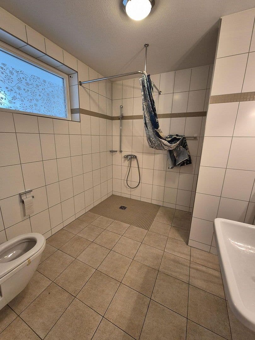 Prenájom bytu 2-izbový 63 m², Nürtingerstr. 1, Nürtingen, Bádensko-Wurttembersko Prenájom bytu 2-izbový 63 m², Nürtingerstr. 1, Nürtingen, Bádensko-Wurttembersko