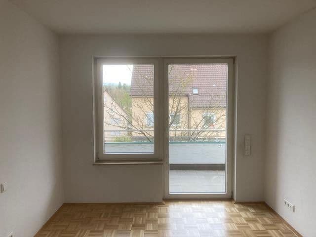 Prenájom bytu 2-izbový 63 m², Nürtingerstr. 1, Nürtingen, Bádensko-Wurttembersko Prenájom bytu 2-izbový 63 m², Nürtingerstr. 1, Nürtingen, Bádensko-Wurttembersko