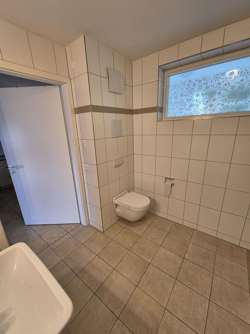 Prenájom bytu 2-izbový 63 m², Nürtingerstr. 1, Nürtingen, Bádensko-Wurttembersko Prenájom bytu 2-izbový 63 m², Nürtingerstr. 1, Nürtingen, Bádensko-Wurttembersko