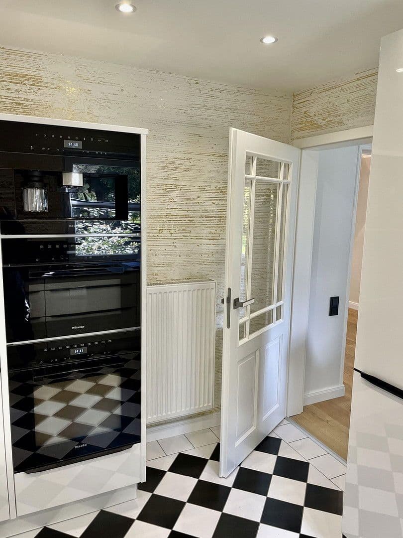 Predaj domu 240 m², pozemek 2.100 m², Bergisch Gladbach, Severné Porýnie - Westfálsko Predaj domu 240 m², pozemek 2.100 m², Bergisch Gladbach, Severné Porýnie - Westfálsko