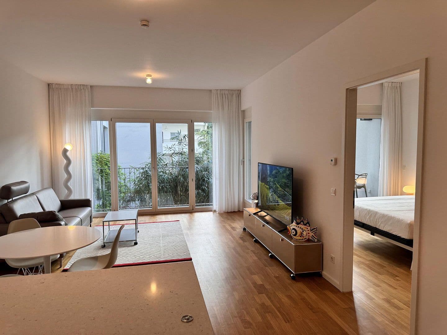 Prenájom bytu 2-izbový 77 m², Pariser Straße 23, Berlin, Berlín Prenájom bytu 2-izbový 77 m², Pariser Straße 23, Berlin, Berlín