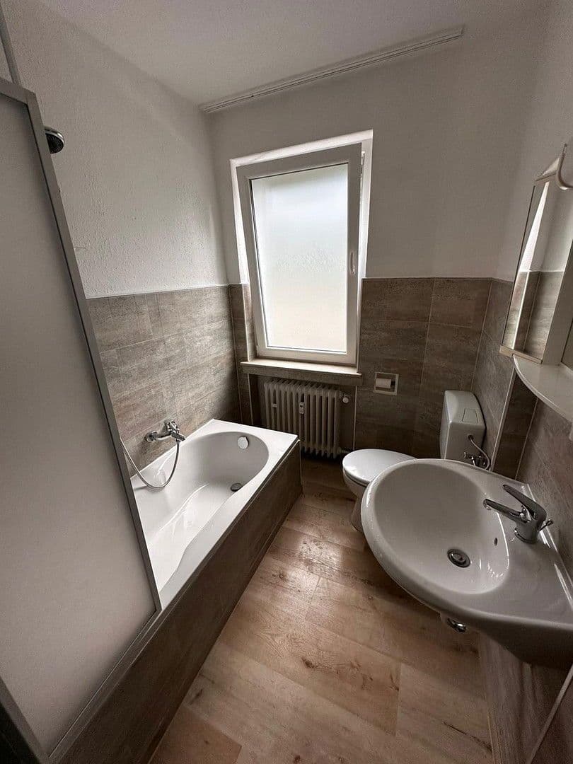 Predaj domu 1.477 m², pozemek 1.835 m², Rinteln, Dolné Sasko Predaj domu 1.477 m², pozemek 1.835 m², Rinteln, Dolné Sasko