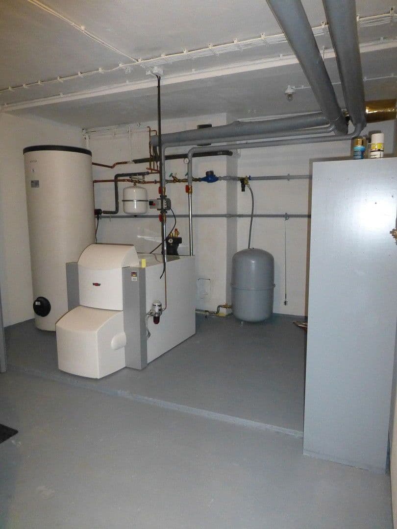 Predaj domu 1.477 m², pozemek 1.835 m², Rinteln, Dolné Sasko Predaj domu 1.477 m², pozemek 1.835 m², Rinteln, Dolné Sasko