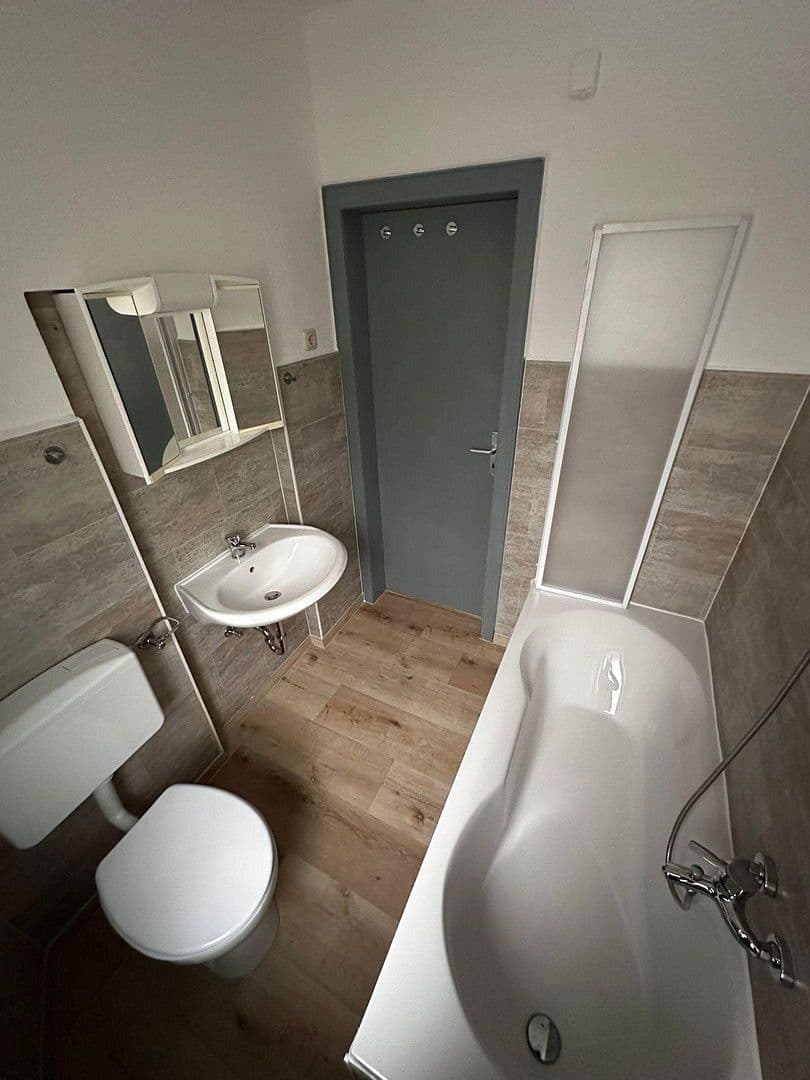 Predaj domu 1.477 m², pozemek 1.835 m², Rinteln, Dolné Sasko Predaj domu 1.477 m², pozemek 1.835 m², Rinteln, Dolné Sasko