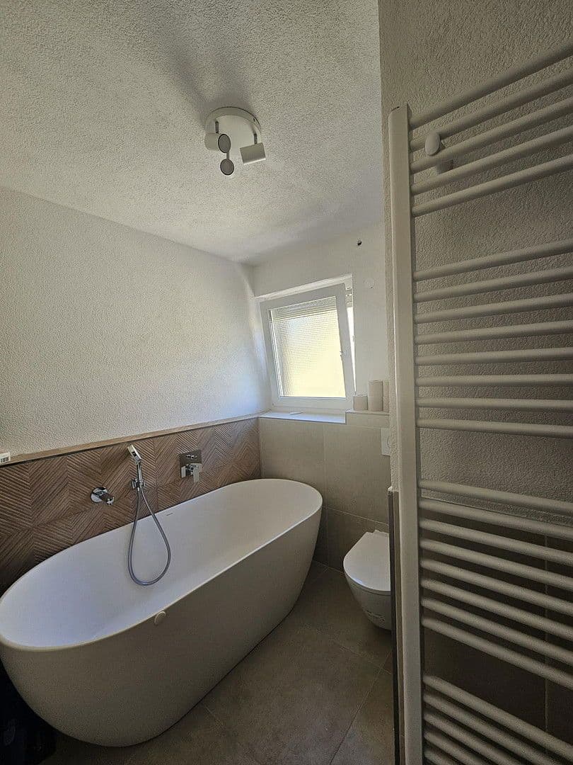 Predaj domu 120 m², pozemek 470 m², Esslingen am Neckar, Bádensko-Wurttembersko Predaj domu 120 m², pozemek 470 m², Esslingen am Neckar, Bádensko-Wurttembersko