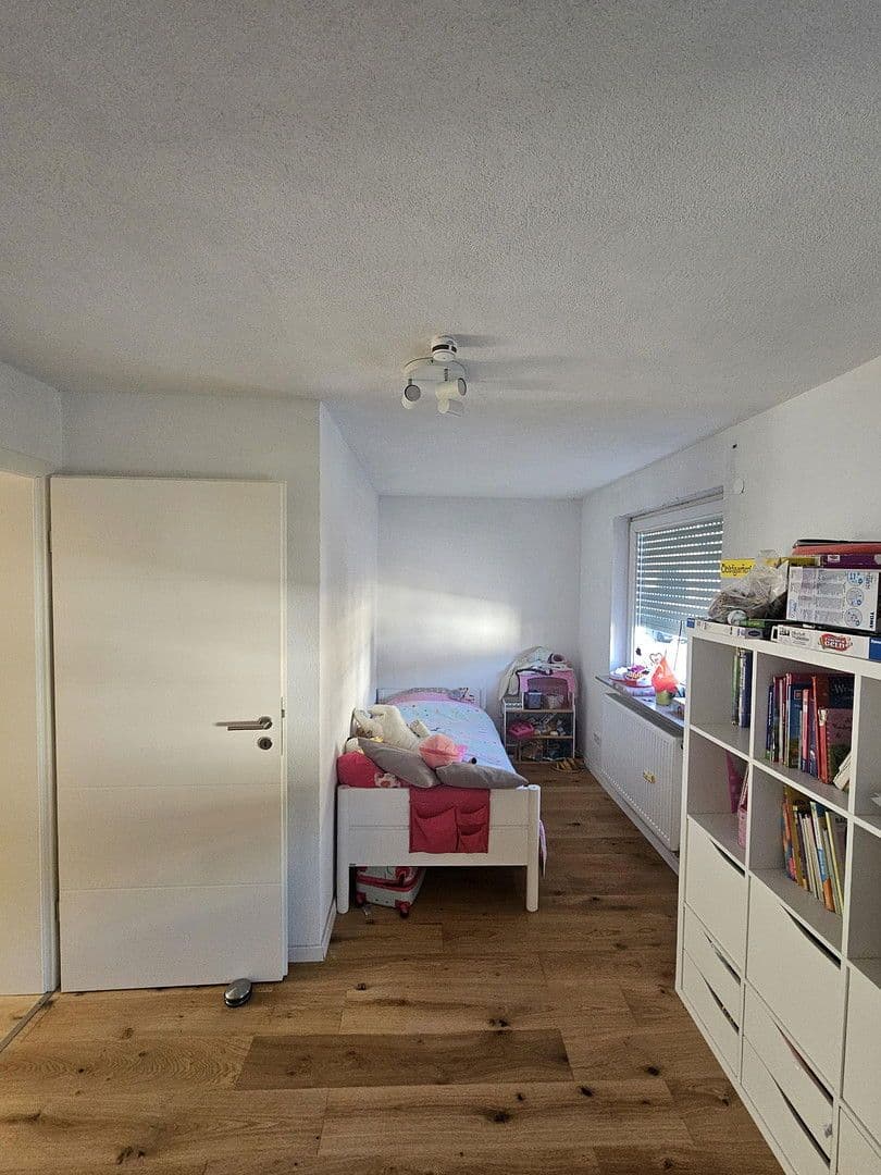 Predaj domu 120 m², pozemek 470 m², Esslingen am Neckar, Bádensko-Wurttembersko Predaj domu 120 m², pozemek 470 m², Esslingen am Neckar, Bádensko-Wurttembersko