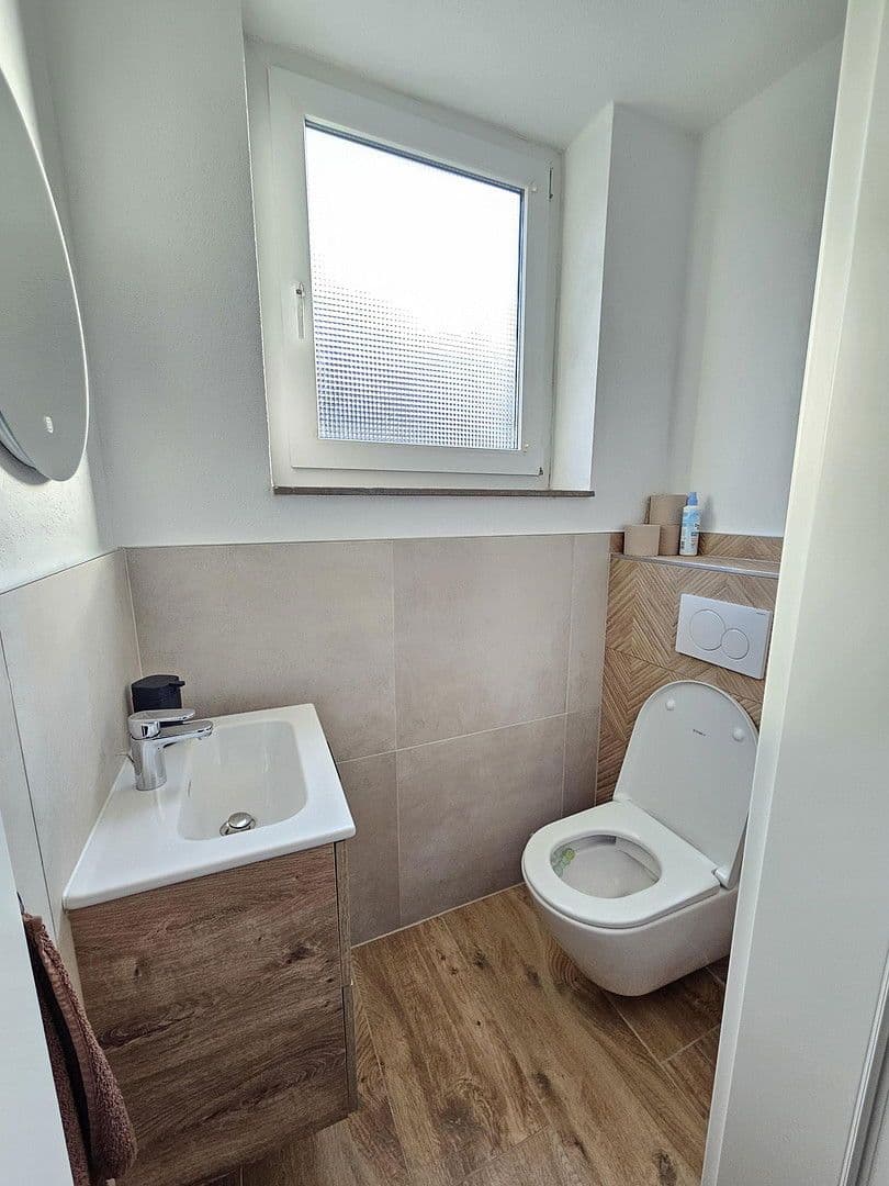 Predaj domu 120 m², pozemek 470 m², Esslingen am Neckar, Bádensko-Wurttembersko Predaj domu 120 m², pozemek 470 m², Esslingen am Neckar, Bádensko-Wurttembersko