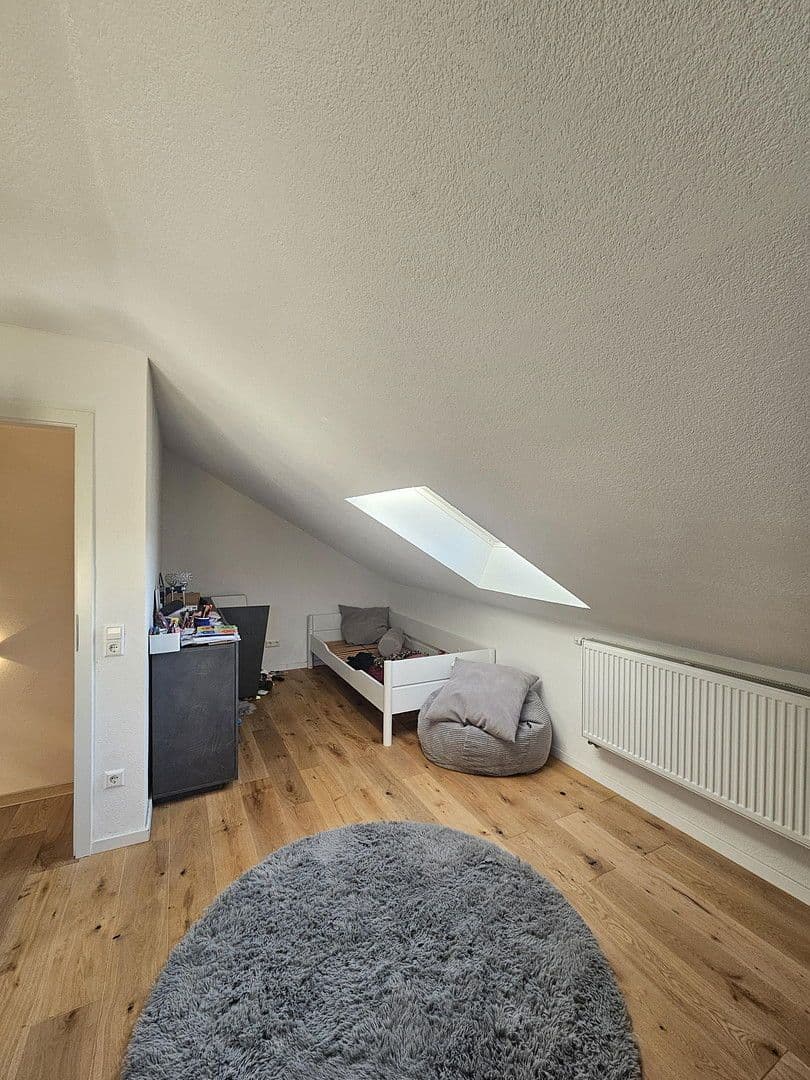 Predaj domu 120 m², pozemek 470 m², Esslingen am Neckar, Bádensko-Wurttembersko Predaj domu 120 m², pozemek 470 m², Esslingen am Neckar, Bádensko-Wurttembersko