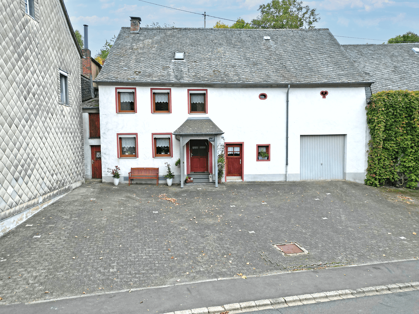 Predaj domu 134 m², pozemek 1.150 m², Laurentiusstraße 47, Morbach, Porýnie-Falcko Predaj domu 134 m², pozemek 1.150 m², Laurentiusstraße 47, Morbach, Porýnie-Falcko