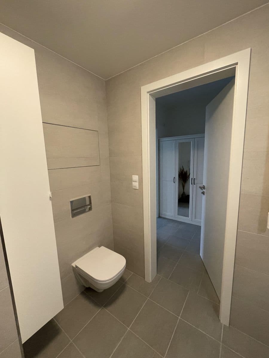 Prenájom bytu 1-izbový 44 m², Olgy Havlové, Praha, Praha Prenájom bytu 1-izbový 44 m², Olgy Havlové, Praha, Praha