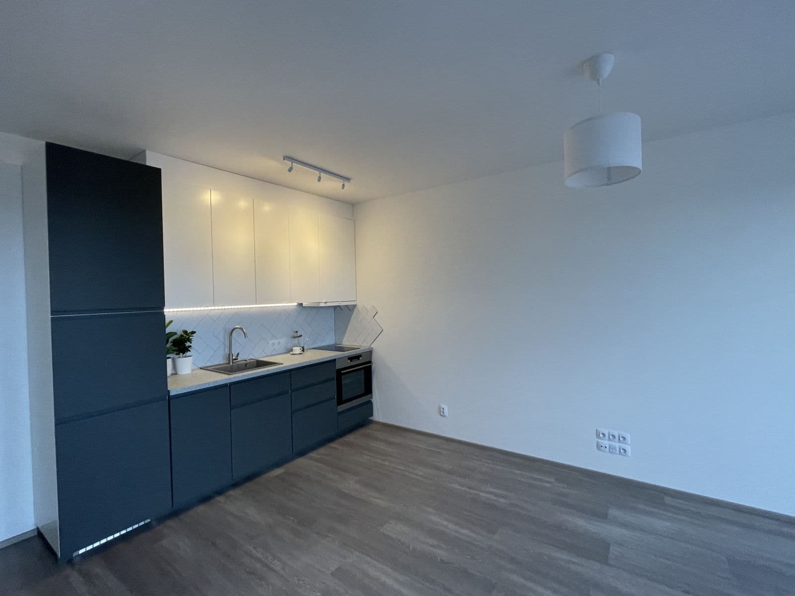 Prenájom bytu 1-izbový 44 m², Olgy Havlové, Praha, Praha Prenájom bytu 1-izbový 44 m², Olgy Havlové, Praha, Praha