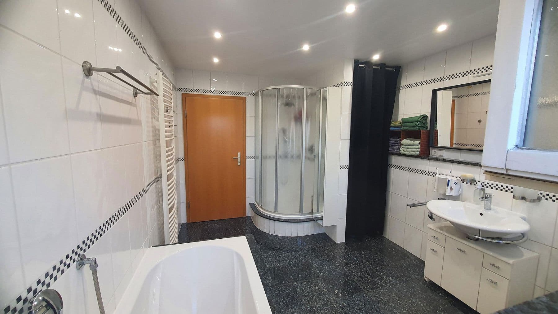 Predaj bytu 5-izbový 135 m², Ludwigshafen, Porýnie-Falcko Predaj bytu 5-izbový 135 m², Ludwigshafen, Porýnie-Falcko