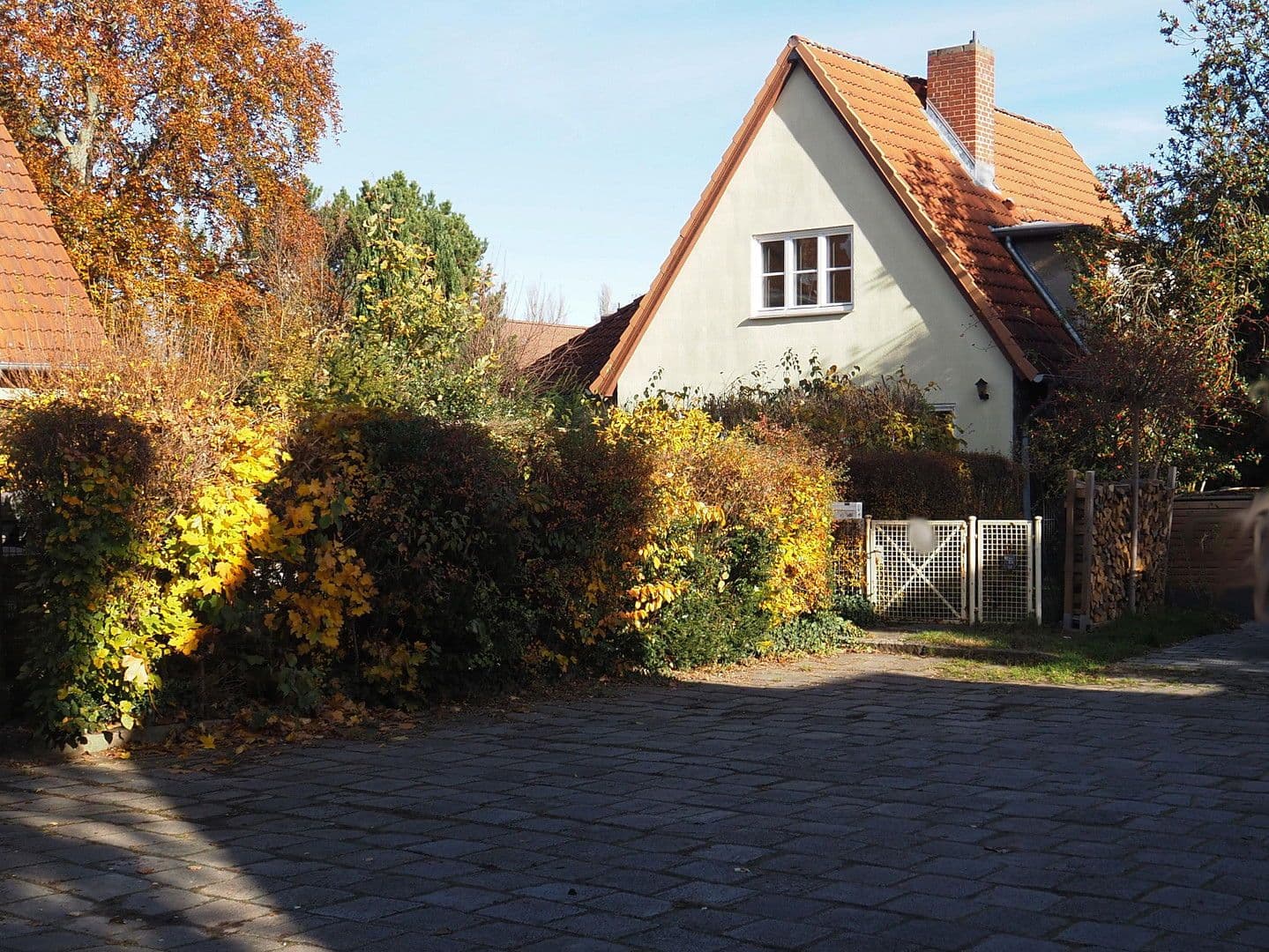 Predaj domu 105 m², pozemek 557 m², Kleinmachnow, Brandenbursko Predaj domu 105 m², pozemek 557 m², Kleinmachnow, Brandenbursko