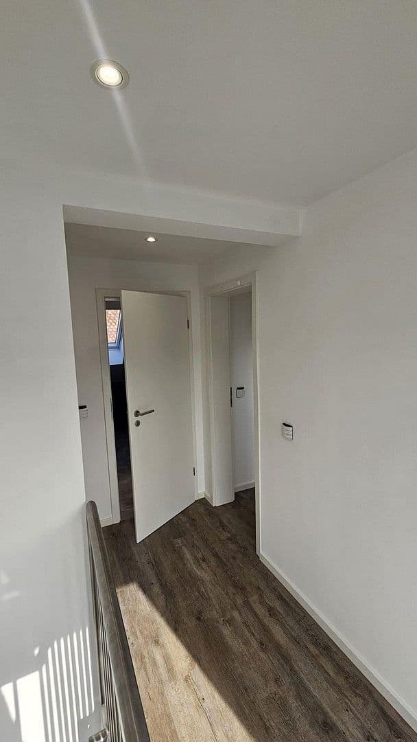 Predaj domu 167 m², pozemek 163 m², Speyerer Straße 25, Neuhofen, Porýnie-Falcko Predaj domu 167 m², pozemek 163 m², Speyerer Straße 25, Neuhofen, Porýnie-Falcko