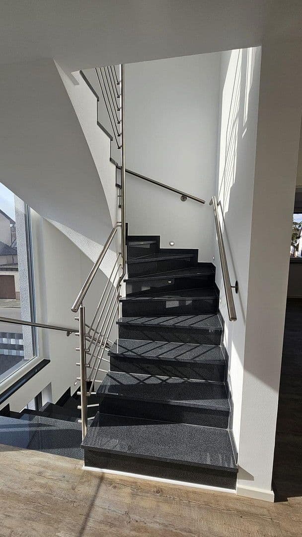 Predaj domu 167 m², pozemek 163 m², Speyerer Straße 25, Neuhofen, Porýnie-Falcko Predaj domu 167 m², pozemek 163 m², Speyerer Straße 25, Neuhofen, Porýnie-Falcko