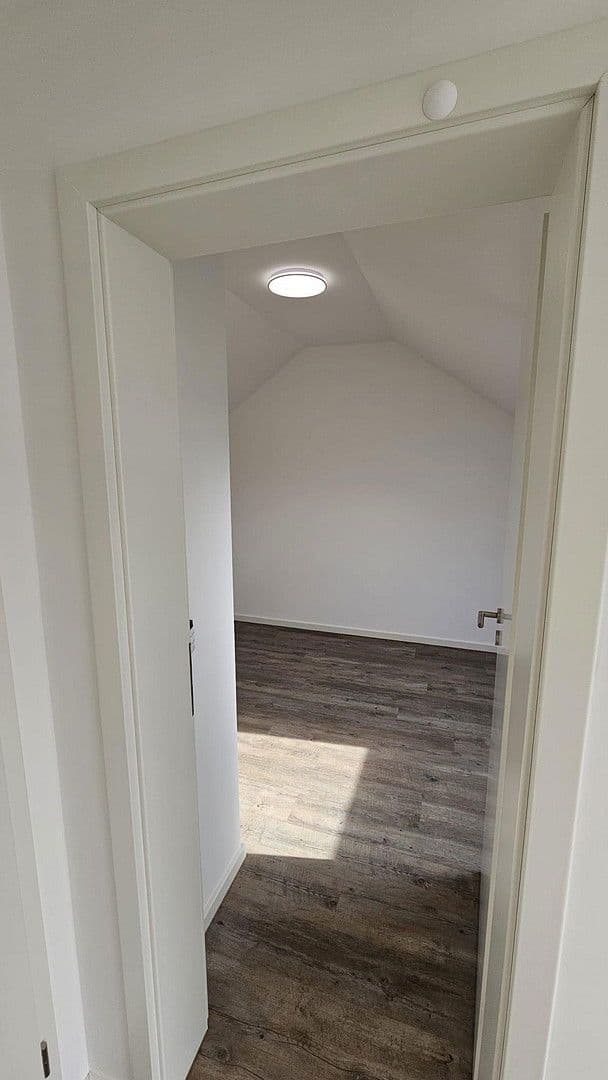 Predaj domu 167 m², pozemek 163 m², Speyerer Straße 25, Neuhofen, Porýnie-Falcko Predaj domu 167 m², pozemek 163 m², Speyerer Straße 25, Neuhofen, Porýnie-Falcko