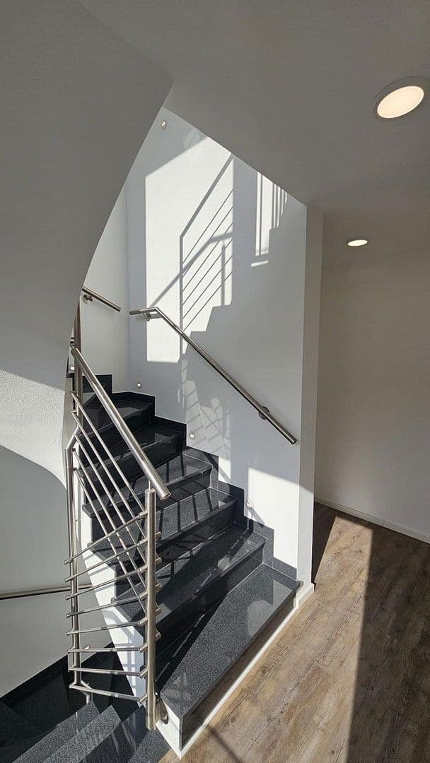 Predaj domu 167 m², pozemek 163 m², Speyerer Straße 25, Neuhofen, Porýnie-Falcko Predaj domu 167 m², pozemek 163 m², Speyerer Straße 25, Neuhofen, Porýnie-Falcko