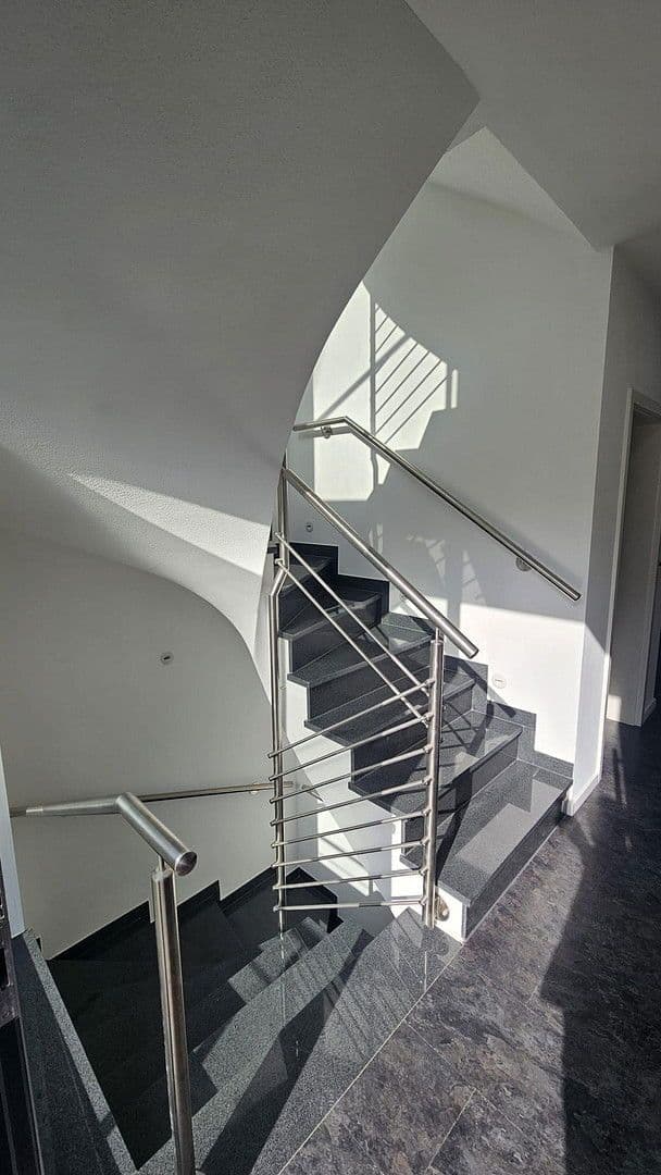 Predaj domu 167 m², pozemek 163 m², Speyerer Straße 25, Neuhofen, Porýnie-Falcko Predaj domu 167 m², pozemek 163 m², Speyerer Straße 25, Neuhofen, Porýnie-Falcko