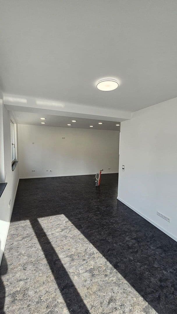 Predaj domu 167 m², pozemek 163 m², Speyerer Straße 25, Neuhofen, Porýnie-Falcko Predaj domu 167 m², pozemek 163 m², Speyerer Straße 25, Neuhofen, Porýnie-Falcko