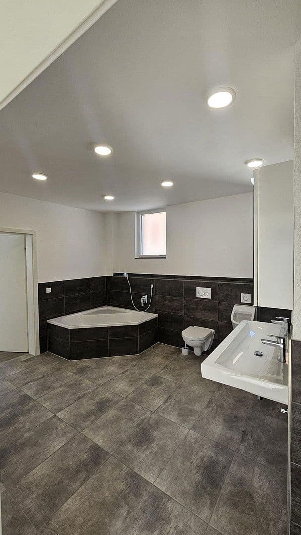 Predaj domu 167 m², pozemek 163 m², Speyerer Straße 25, Neuhofen, Porýnie-Falcko Predaj domu 167 m², pozemek 163 m², Speyerer Straße 25, Neuhofen, Porýnie-Falcko