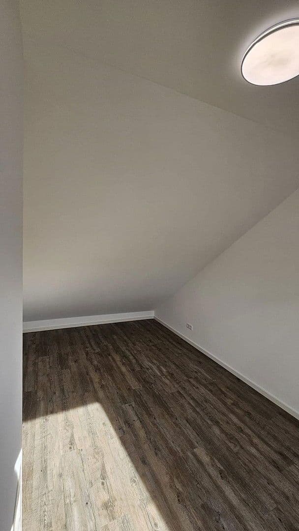 Predaj domu 167 m², pozemek 163 m², Speyerer Straße 25, Neuhofen, Porýnie-Falcko Predaj domu 167 m², pozemek 163 m², Speyerer Straße 25, Neuhofen, Porýnie-Falcko