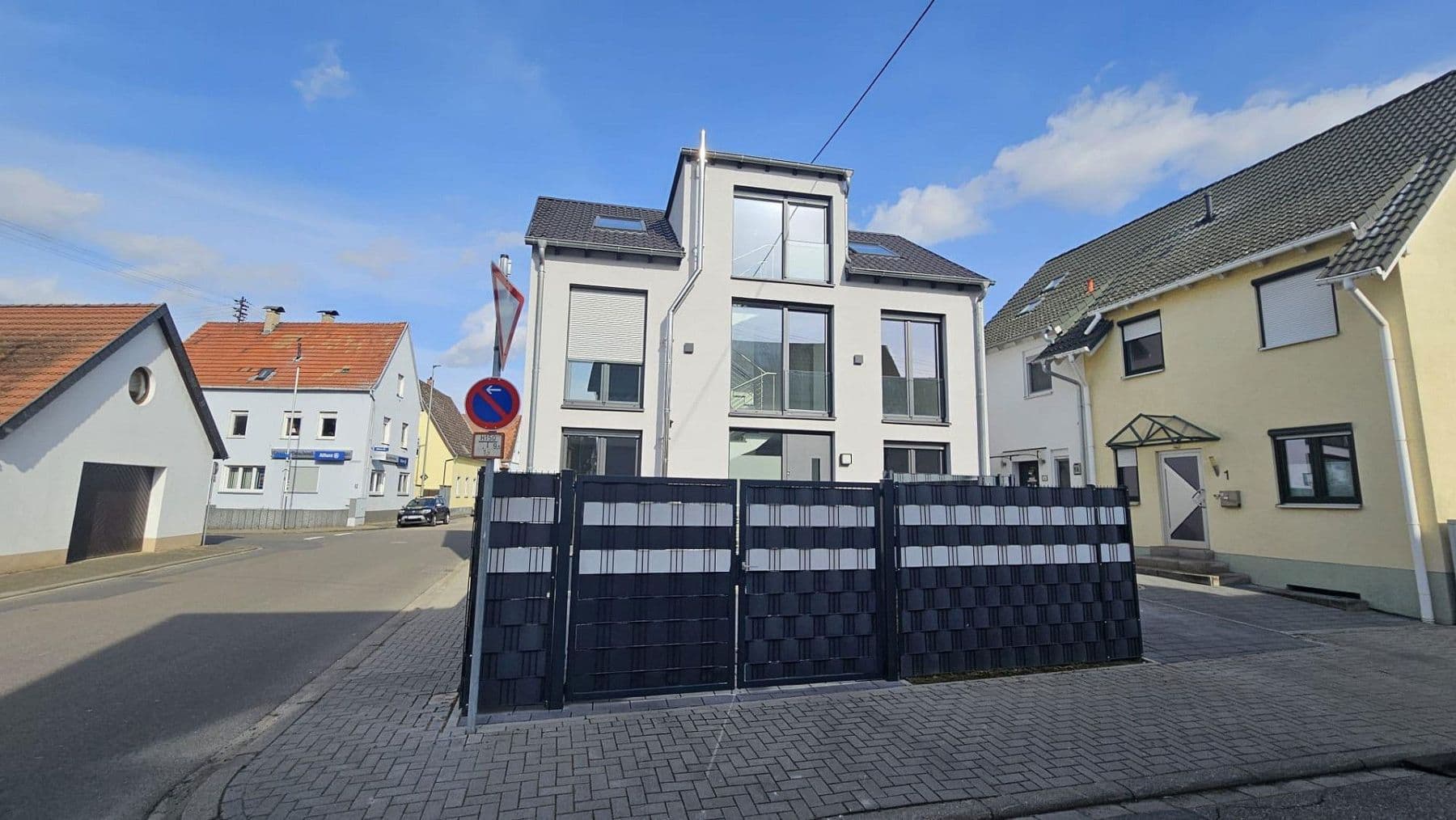 Predaj domu 167 m², pozemek 163 m², Speyerer Straße 25, Neuhofen, Porýnie-Falcko Predaj domu 167 m², pozemek 163 m², Speyerer Straße 25, Neuhofen, Porýnie-Falcko