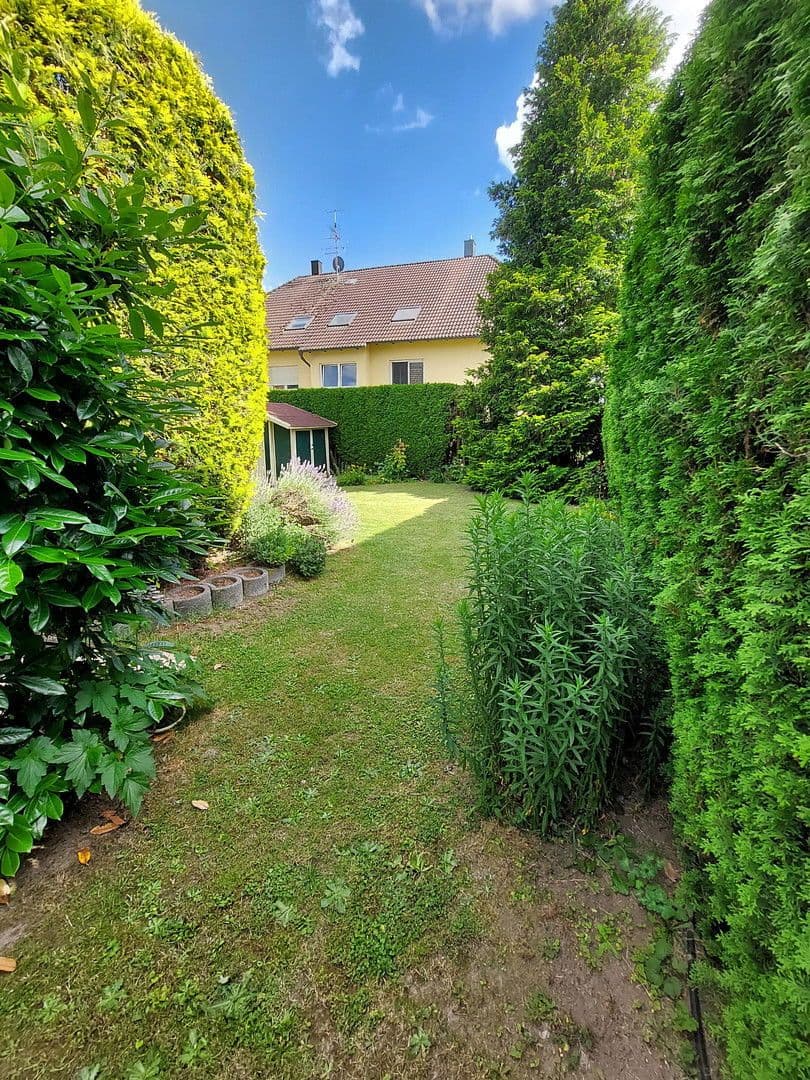 Predaj domu 245 m², pozemek 619 m², Cadolzburg, Bavorsko Predaj domu 245 m², pozemek 619 m², Cadolzburg, Bavorsko