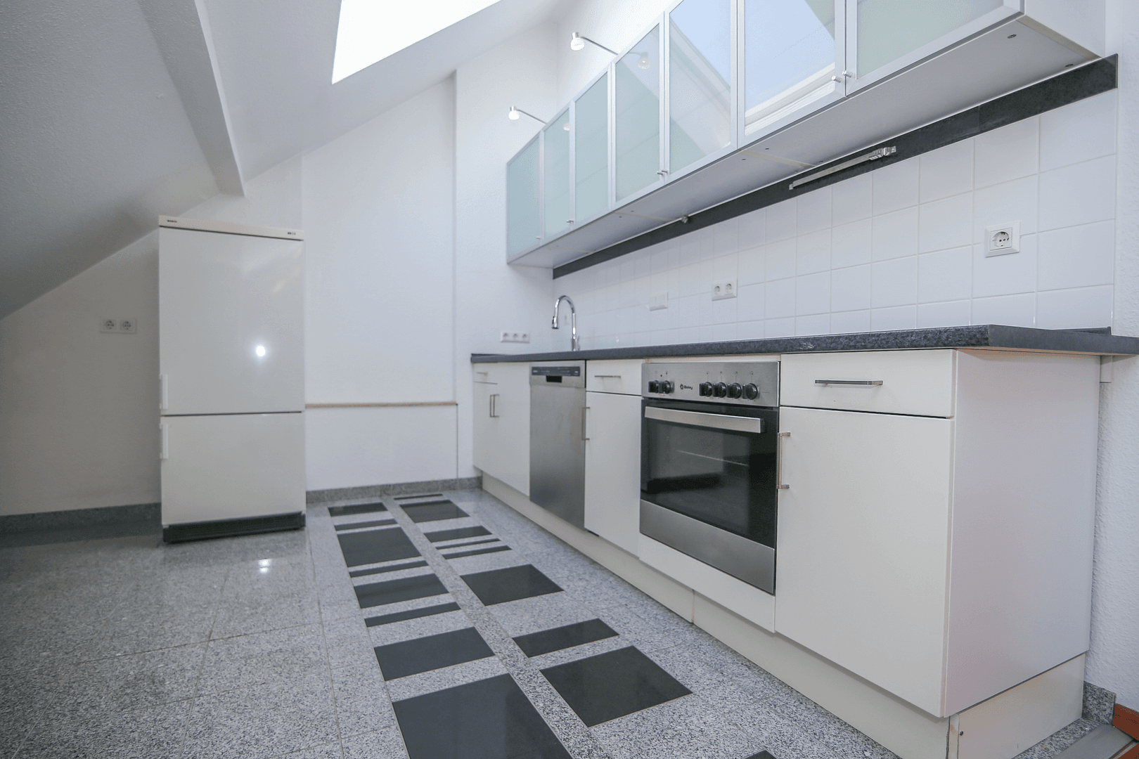 Prenájom bytu 2-izbový 82 m², Oberstraße 28, Mülheim an der Ruhr, Severné Porýnie - Westfálsko Prenájom bytu 2-izbový 82 m², Oberstraße 28, Mülheim an der Ruhr, Severné Porýnie - Westfálsko