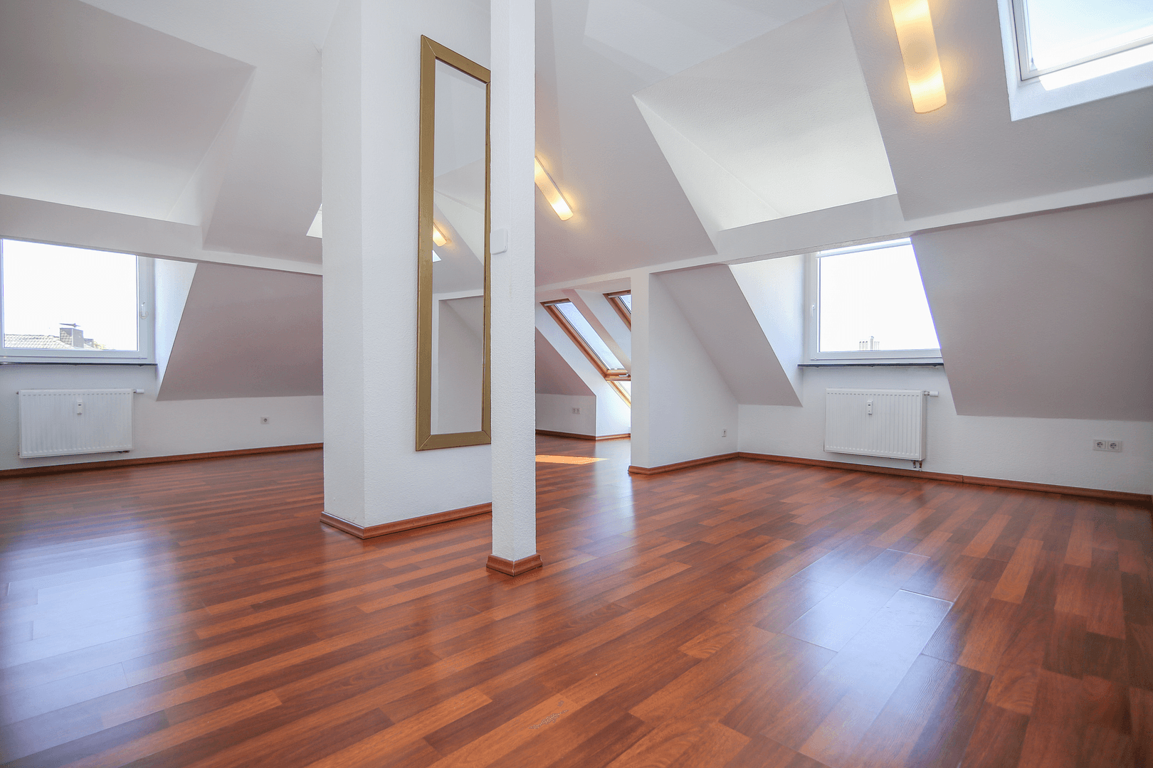 Prenájom bytu 2-izbový 82 m², Oberstraße 28, Mülheim an der Ruhr, Severné Porýnie - Westfálsko Prenájom bytu 2-izbový 82 m², Oberstraße 28, Mülheim an der Ruhr, Severné Porýnie - Westfálsko