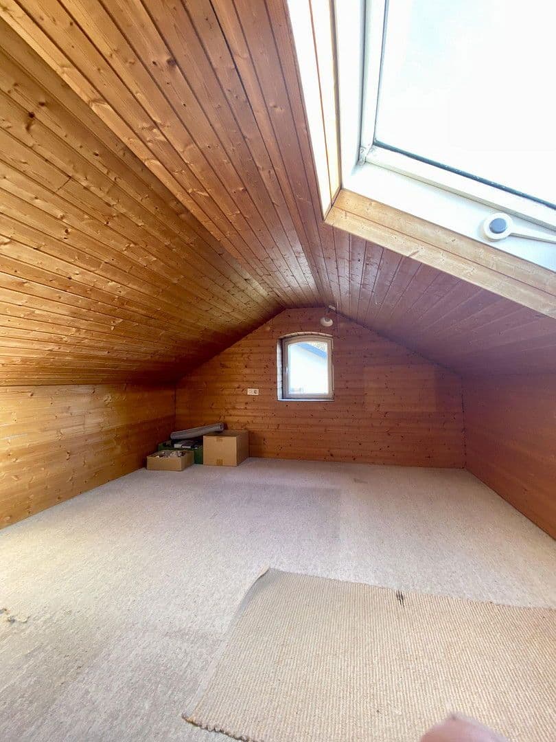 Predaj domu 125 m², pozemek 866 m², Obere Zeiselbergstraße 23, Schwäbisch Gmünd, Bádensko-Wurttembersko Predaj domu 125 m², pozemek 866 m², Obere Zeiselbergstraße 23, Schwäbisch Gmünd, Bádensko-Wurttembersko