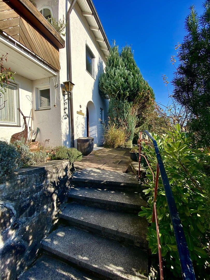 Predaj domu 125 m², pozemek 866 m², Obere Zeiselbergstraße 23, Schwäbisch Gmünd, Bádensko-Wurttembersko Predaj domu 125 m², pozemek 866 m², Obere Zeiselbergstraße 23, Schwäbisch Gmünd, Bádensko-Wurttembersko